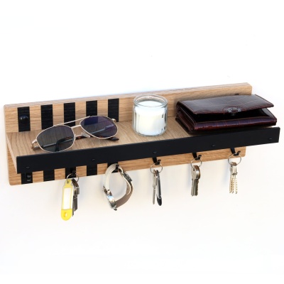 Półka ścienna na klucze i dodatki